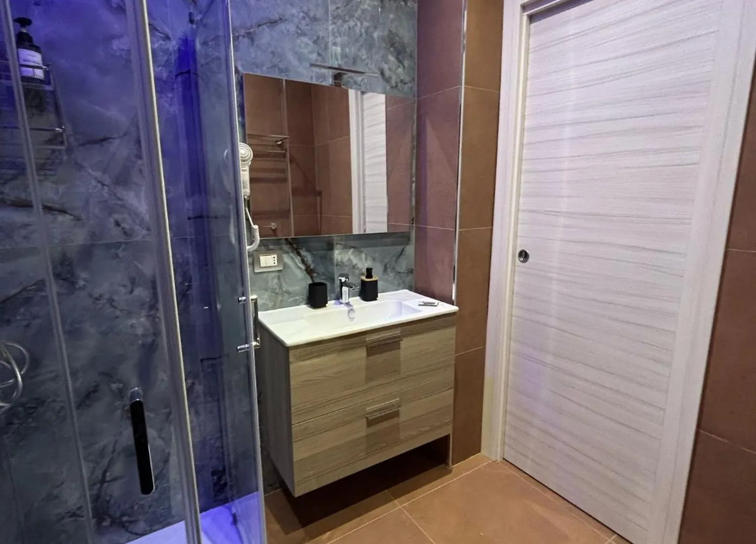 Guest house Caridei Rooms Naples Italy