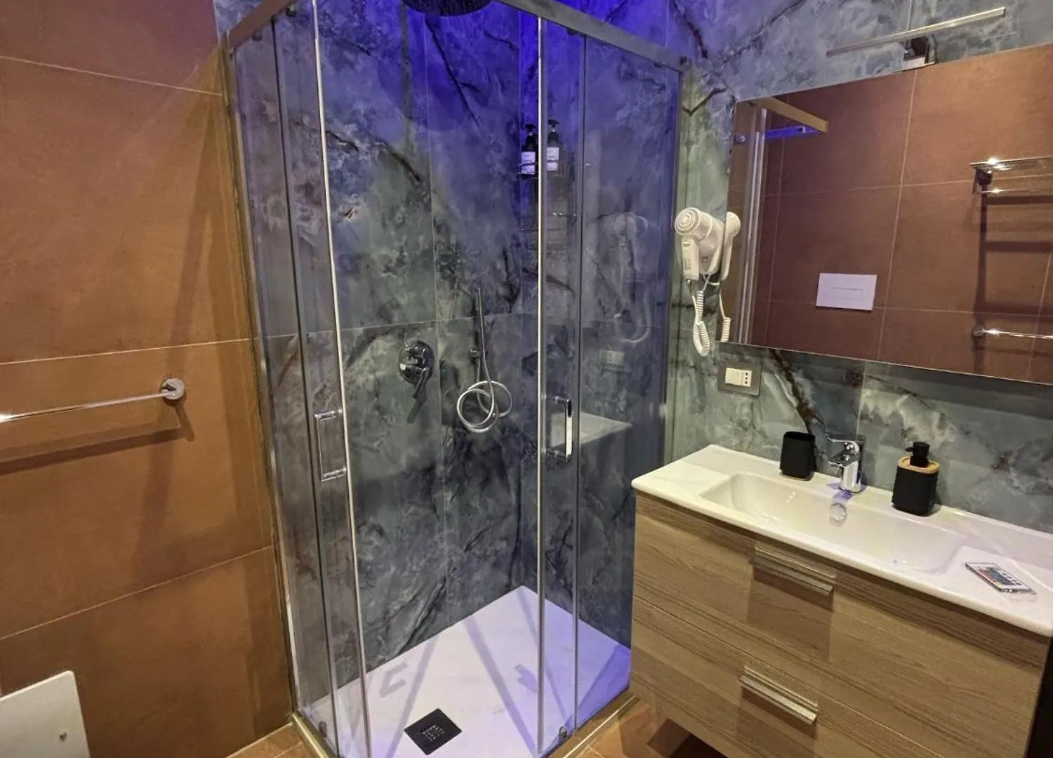 Caridei Rooms Naples Italy
