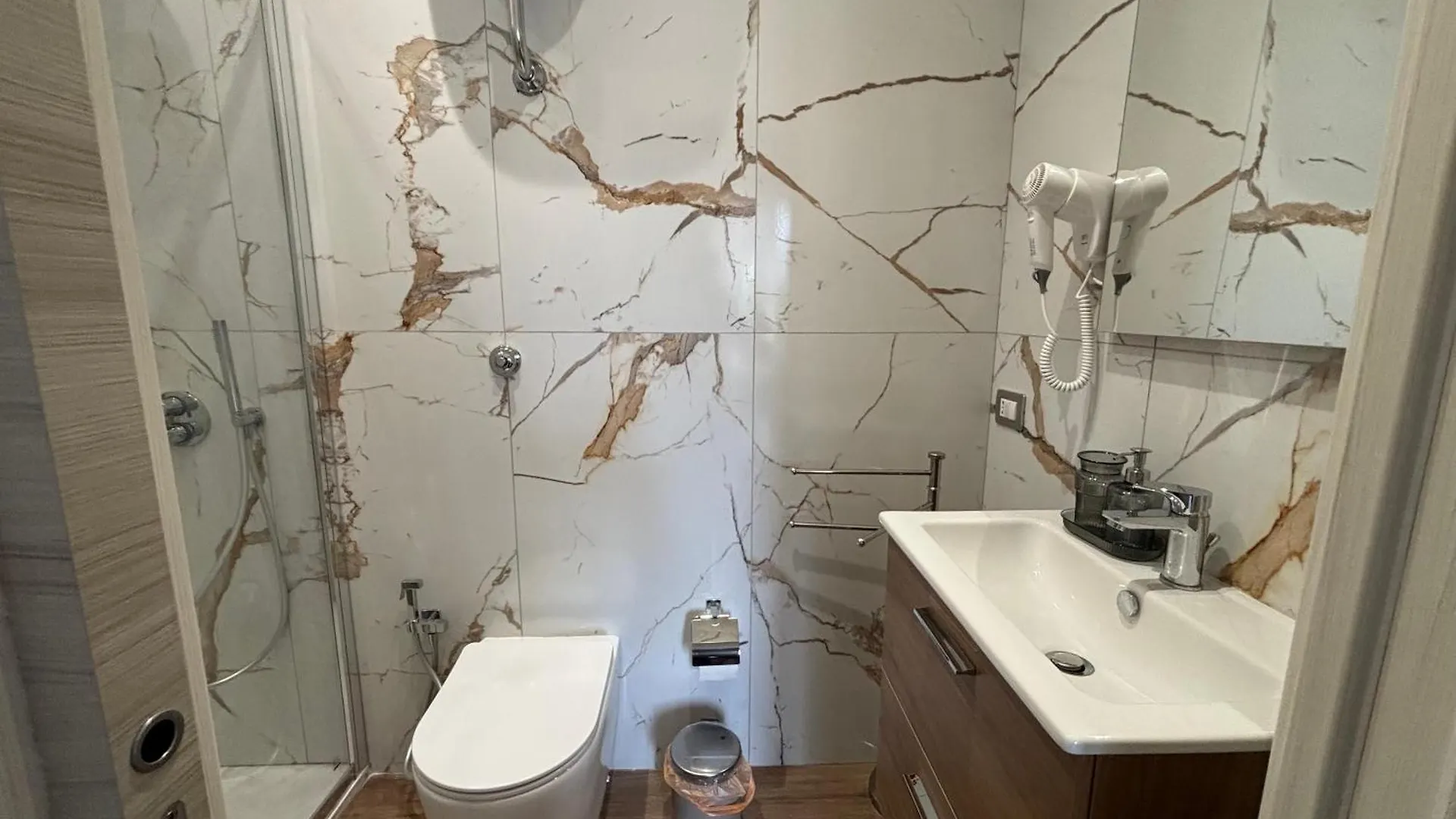 Guest house Caridei Rooms Naples