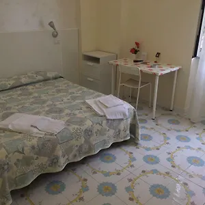 Szálloda Oasi, Nápoly